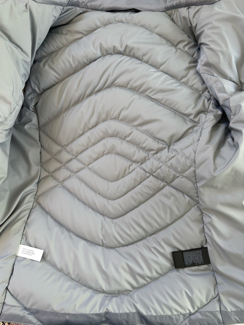 The North Face 550 Goose Down Puffer Vest Silver Gray Women’s Medium - Picture 9 of 9